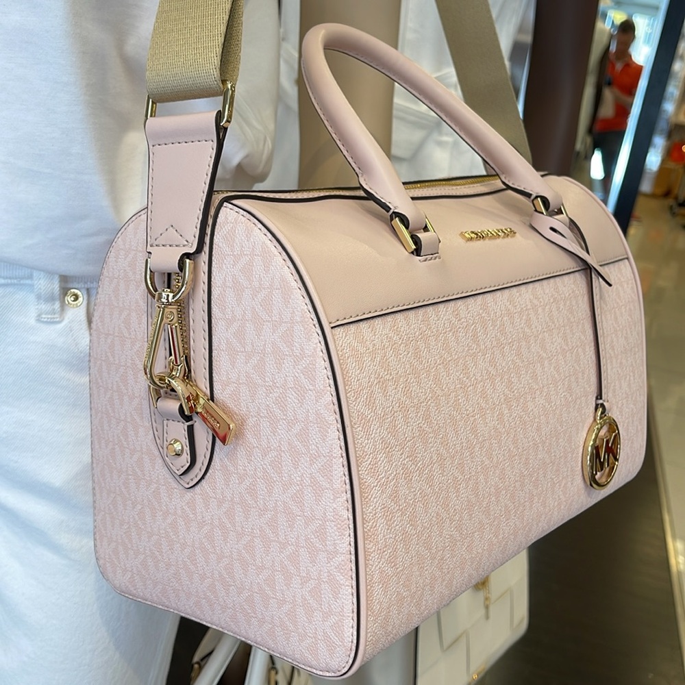 Michael Kors med Duffle Satchel Crossbody Bag Travel
Light Powder Blush
NWT - Picture 14 of 16
